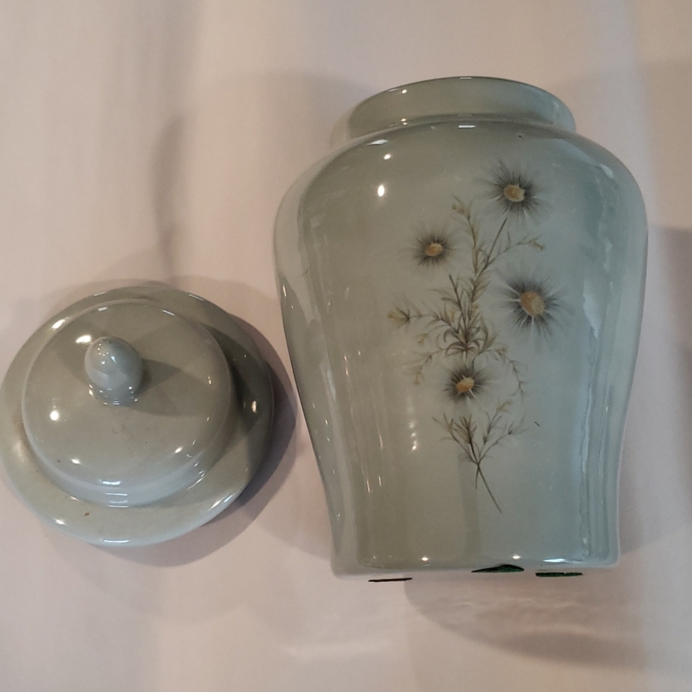 Jar with lid